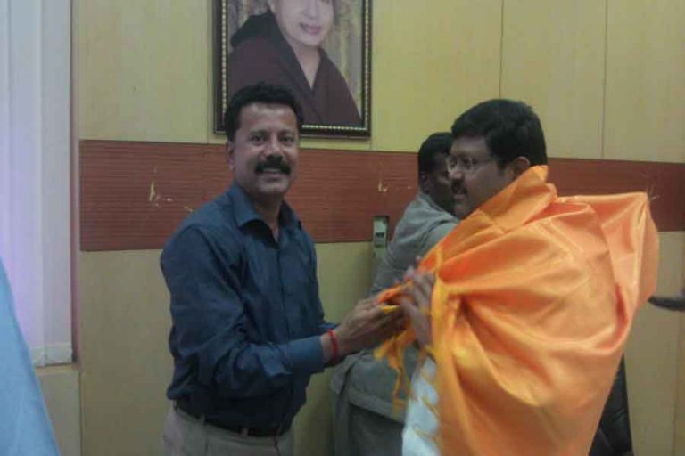 Honoring Educational Minister Thiru. Vaigai Selvan - 2012